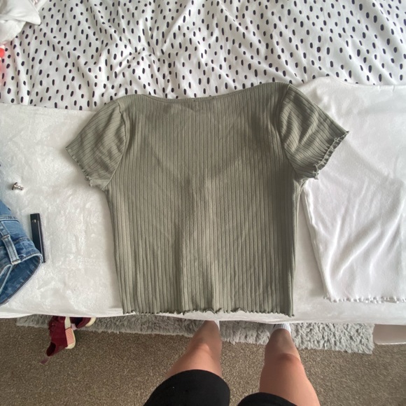 2 for 1: White garage Crop & Green Forever 21 Crop - Picture 7 of 7